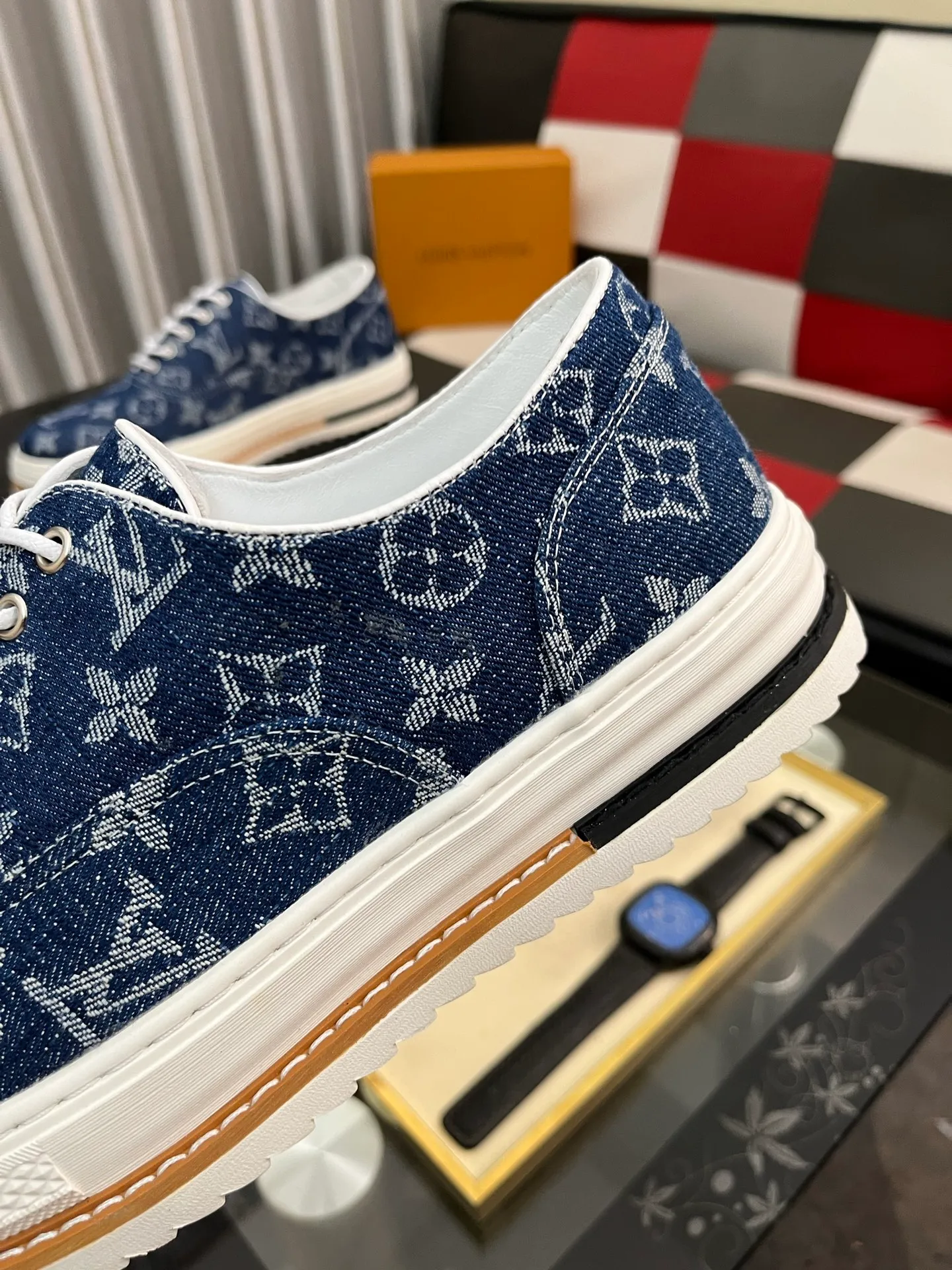 Men's Men's Shoes 💰420⌚️⌚️🇮🇹🇮🇹LV Louis Vuitton. The latest trendy casual shoes are popular in physical stores in sizes 38-44. New spring and summer comfortable imported custom original cowhide, unique jacquard fabric element design. Paired with sheepskin lining, Lv original bottom, [taiyang][taiyang] high-end packaging and high quality💪Details determine the quality, you can enter and leave the counter at will, welcome to compare🇮🇹